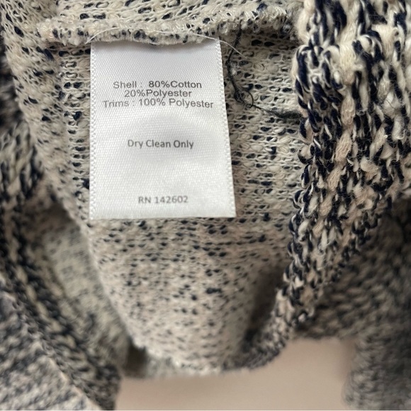 Sail to Sable STS Women’s Textured Navy Ivory Sweater Top Bell Sleeves Size L - Picture 6 of 9